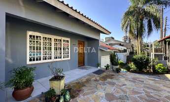 Imagem: Casa com 03 dormitórios, 01 suíte - Bairro