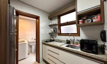 Imagem 6: Cobertura duplex semimobiliada, com 3 quartos, sendo 1 suíte, sacada, amplo terraço e 1 va