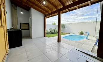 Imagem: Casa em Condomínio com 03 quartos, um é