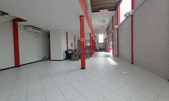 Imagem 4: Loja de esquina com mezanino