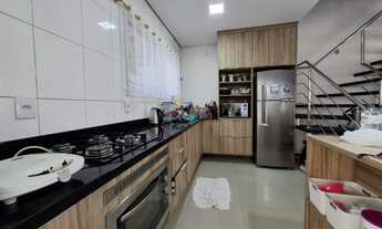 Imagem: Sobrado em condomínio fechado