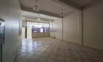 Imagem 7: Prédio comercial com 02 lojas e escritórios