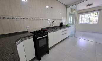 Imagem 7: Linda casa de esquina com 03 dormitórios no Bairro Centro