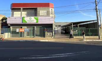 Imagem: Casa Comercial com 4 Dormitorio(s) localizado(a)