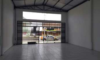 Imagem 2: Loja comercial com ampla vitrine