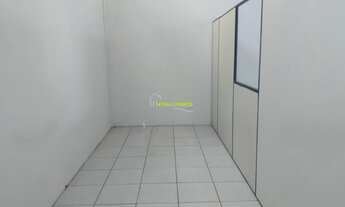 Imagem 4: Loja comercial com ampla vitrine