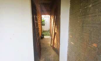 Imagem 3: Casa alvenaria com 2 dormitórios e 2 anexos nos fundos