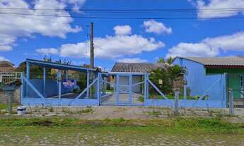 Imagem: Casa com 2 dormitórios próximo ao mar