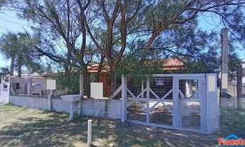 Imagem: Casa de alvenaria com 3 dormitórios e 2