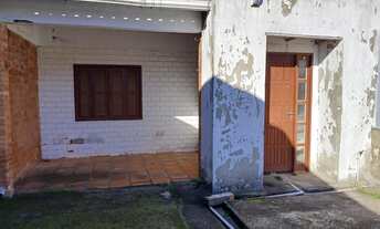 Imagem 3: Casa geminada com 2 dormitórios próximo ao mar e avenida principal