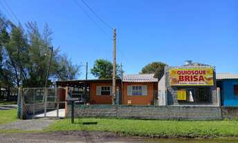 Imagem: Casa com 3 dormitórios e 2 banheiros