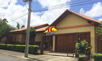 Imagem: Casa com 3 Dormitorio(s) localizado(a) no