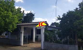 Imagem: Casa com 4 Dormitorio(s) localizado(a) no