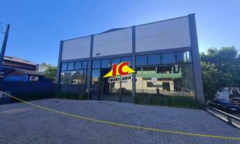 Imagem: Prédio com 3 Dormitorio(s) localizado(a)