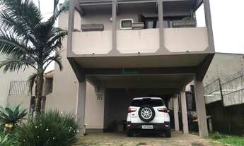 Imagem: Casa / Sobrado com 3 Dormitorio(s) localizado(a)