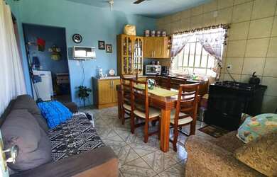 Imagem 2: Casa, 3 dormitórios, 3 banheiro, 2 vagas na garagem, 387M² de Área Construída