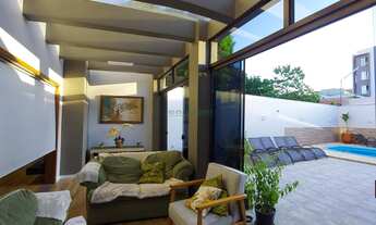 Imagem 6: Casa sobrado, 4 dormitórios, 2 suíte, 4 banheiro, 2 vagas na garagem, 20M² de Área Constru