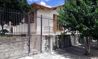 Imagem 3: Casa com 4 Quartos de Esquina