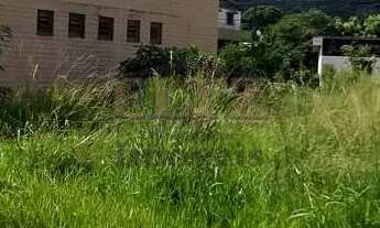 Imagem 5: Loja comercial de esquina com apt em cima