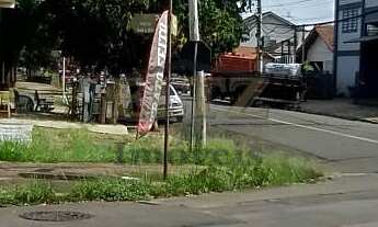 Imagem: Loja comercial de esquina com apt em cima