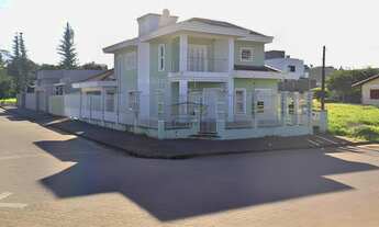 Imagem 2: Sobrado de esquina com 4 Dormitórios e ótima localização