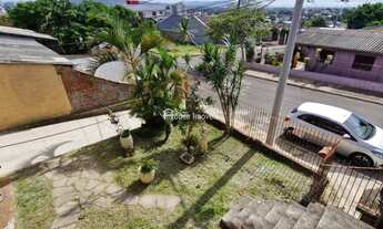 Imagem: Duas moradias em um terreno