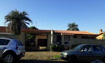 Imagem: Casa com 3 Dormitorio(s) localizado(a) no