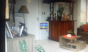 Imagem 2: Ótima residência com 4 dormitórios e duas vagas de garagem do Parque dos Maias