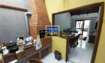 Imagem 3: Casa à venda no bairro Sarandi em Porto Alegre RS , com 3 dormitórios mezanino em rua calm