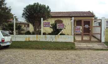 Imagem: Casa Residencial com 2 Dormitorio(s) localizado(a)