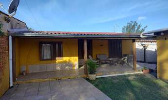 Imagem: Casa semimobiliada com churrasqueira em