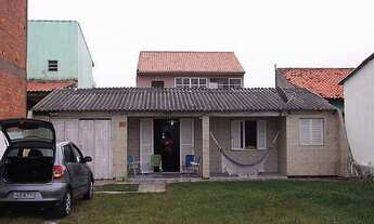 Imagem: Casa Residencial com 2 Dormitorio(s) localizado(a)