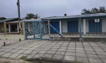 Imagem 2: Casa com churrasqueira e área de serviço próximo ao mar em Cidreira - Venda