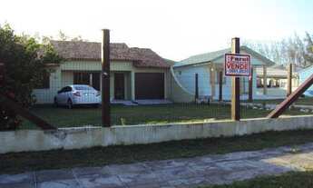 Imagem: Casa Residencial com 3 Dormitorio(s) localizado(a)