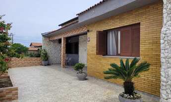 Imagem 2: Casa Mobiliada com Churrasqueira no centro de Cidreira - Próximo de Comércios e Rua Asfalt