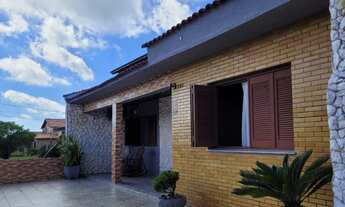 Imagem 3: Casa Mobiliada com Churrasqueira no centro de Cidreira - Próximo de Comércios e Rua Asfalt