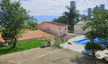 Imagem: Casa com 3 Dormitorio(s) localizado(a) no