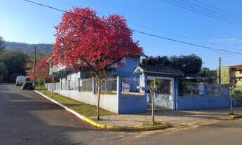 Imagem 3: Casa com 5 Dormitorio(s) localizado(a) no bairro Centro em Picada Café / Rio Grande do Su