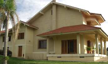 Imagem: Residencia alto padrão com pátio e ambiente