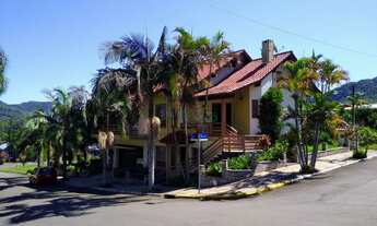 Imagem: Casa com 4 Dormitorio(s) localizado(a) no