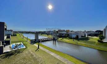 Imagem 7: Sobrado Decorado com Piscina Beira Lago