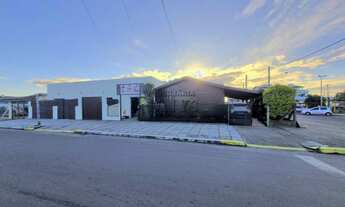 Imagem: Casa 2 Dormitórios Com 4 Lojas à venda