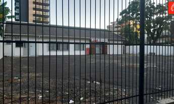 Imagem 2: 2 terrenos grandes com uma construção