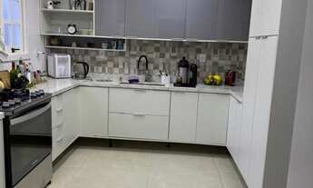 Imagem 4: Sobrado semi-mobiliado com 03 dormitórios, com suíte master com sacada de frente