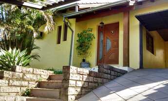 Imagem: Casa com 4 Dormitorio(s) localizado(a) no