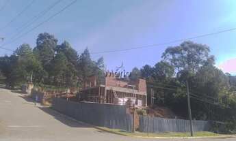 Imagem 5: Casa em Gramado no Vale das Colinas com 3 dormitórios e duas suítes, sendo uma suíte mast