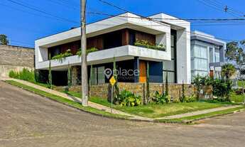 Imagem 2: CASA DE ESQUINA NOVA COM 5 SUÍTES E PISCINA