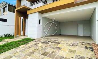 Imagem 2: Casa no Bairro Moinhos de Vento em frente a praça