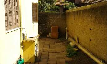 Imagem: Sobrado de alvenaria com aproximadamente