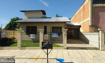 Imagem 4: Casa residencial com aproximadamente 110 m2, sala, cozinha, 2 dormitórios, garagem e quios